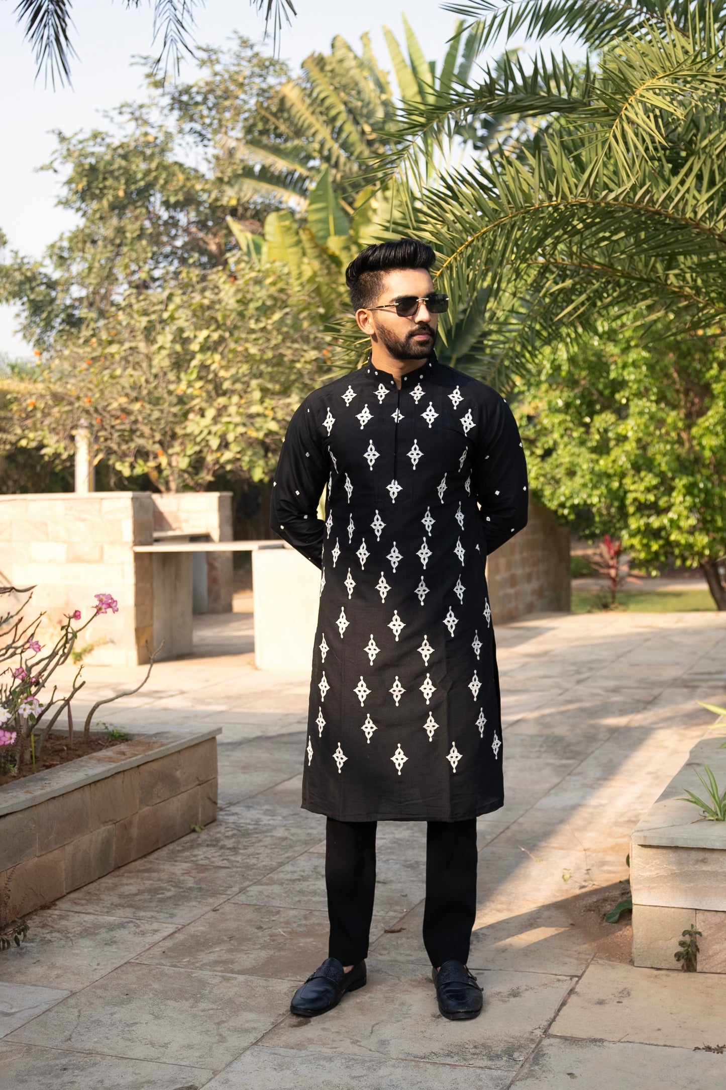 Soul Black white Embroidery Silk Kurta