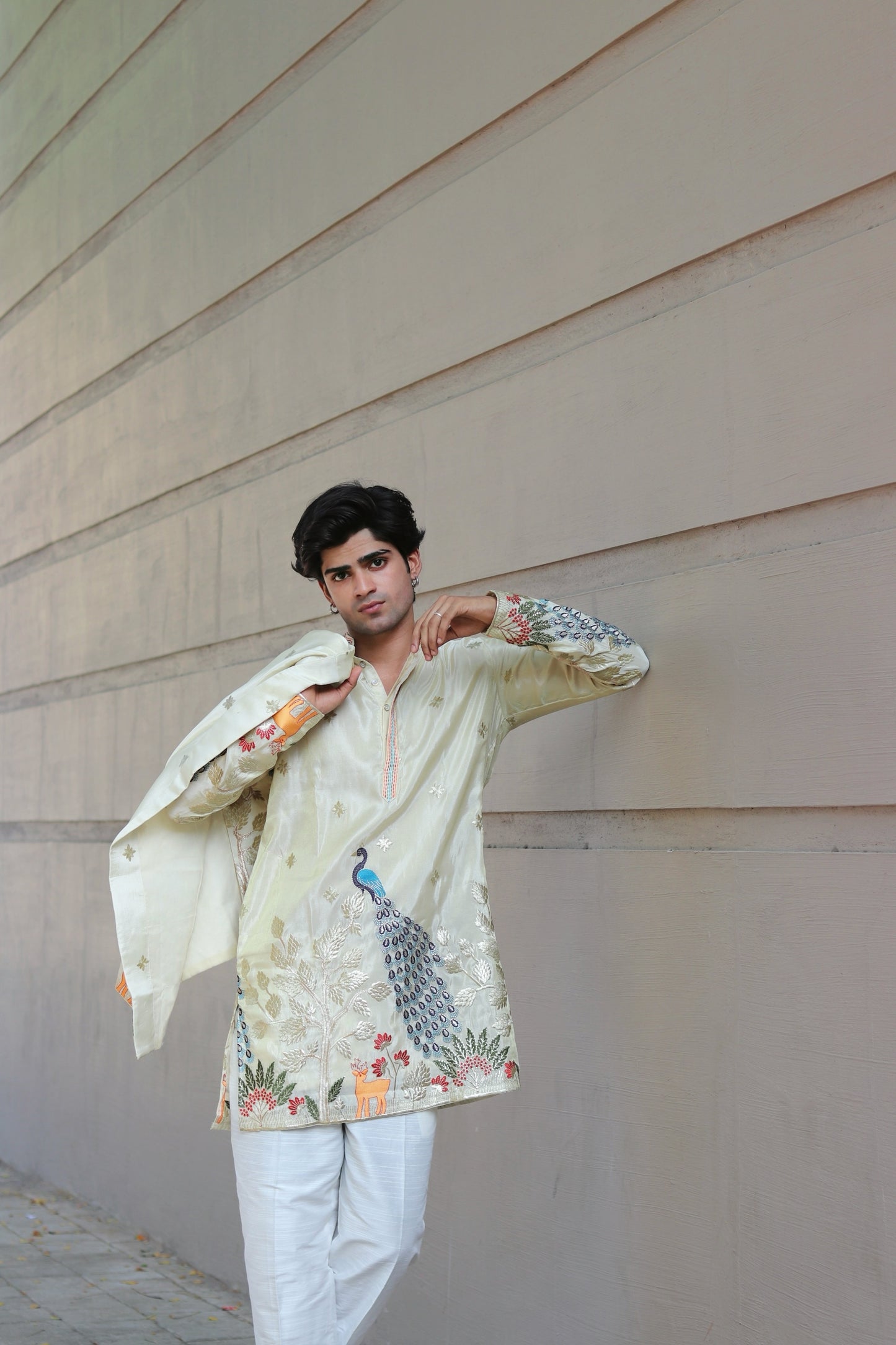 Safed Rangeela Mor Kurta With Koti