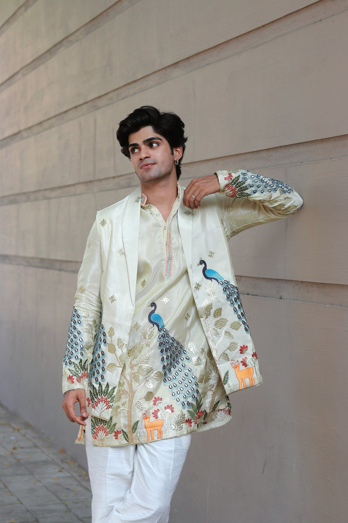 Safed Rangeela Mor Kurta With Koti