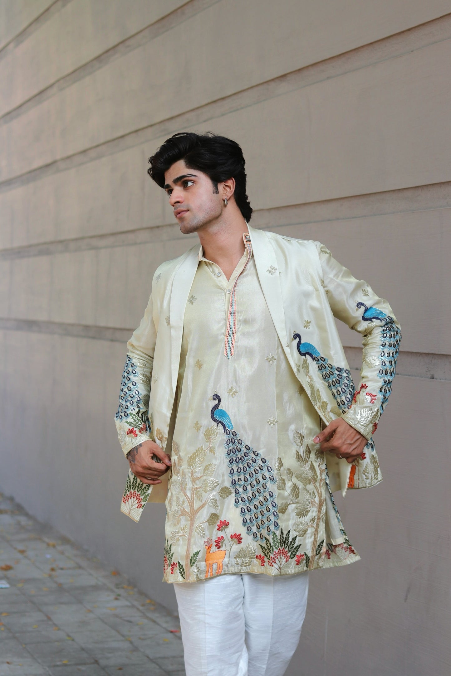 Safed Rangeela Mor Kurta With Koti