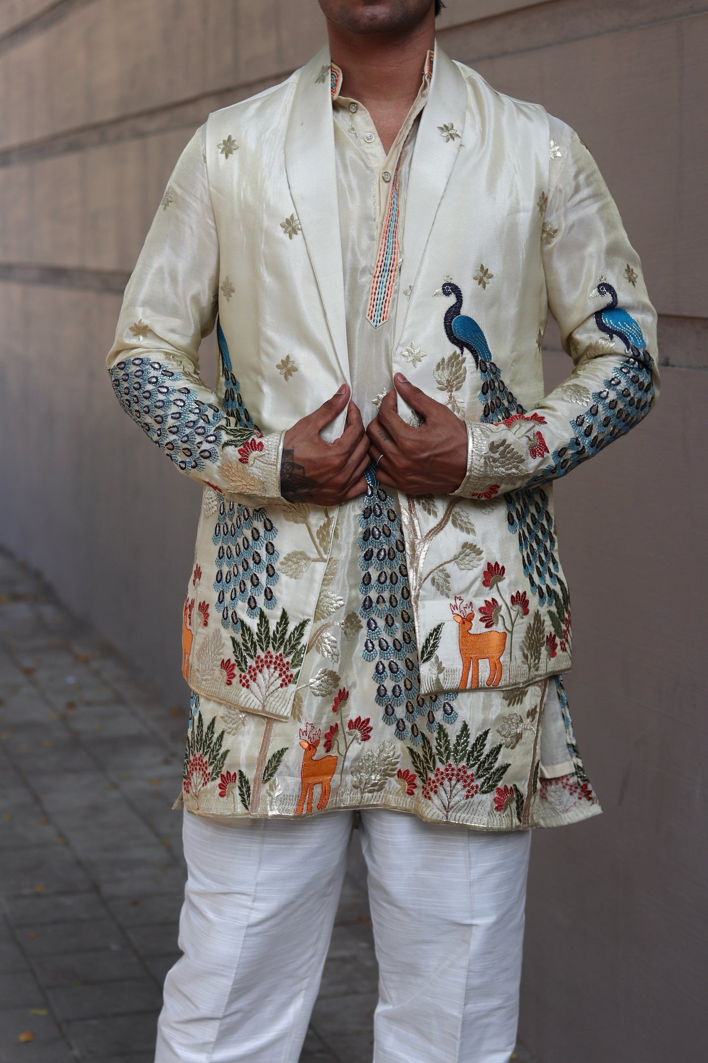 Safed Rangeela Mor Kurta With Koti