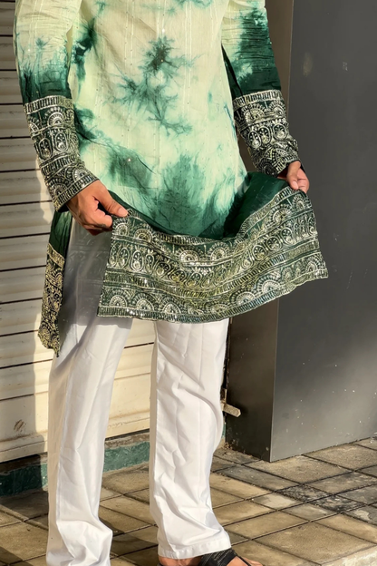 Handcrafted Green Tie & Dye Kurta with Exquisite Borders