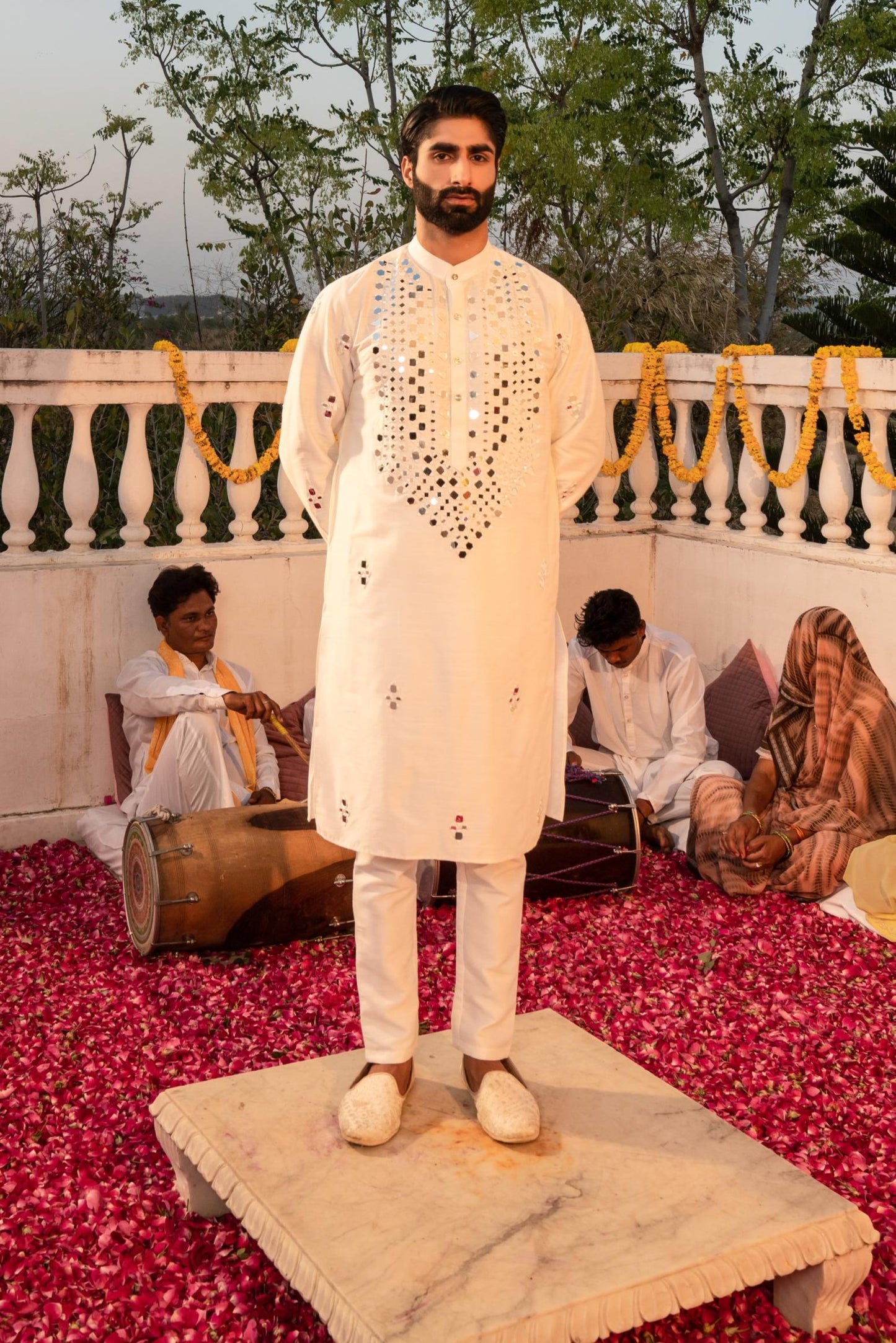 Ethereal Taj Mahal White Mirror Kurta