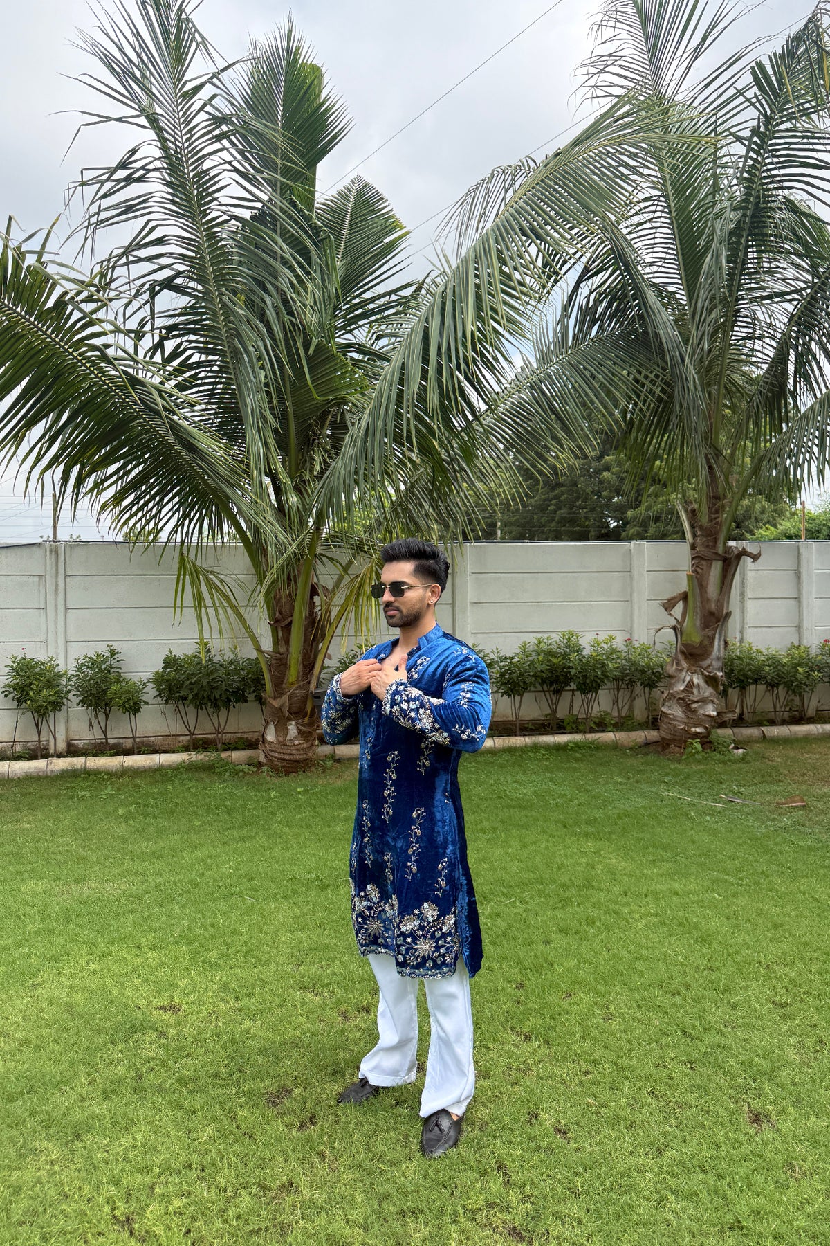 Neel Velvet Nawab Kurta