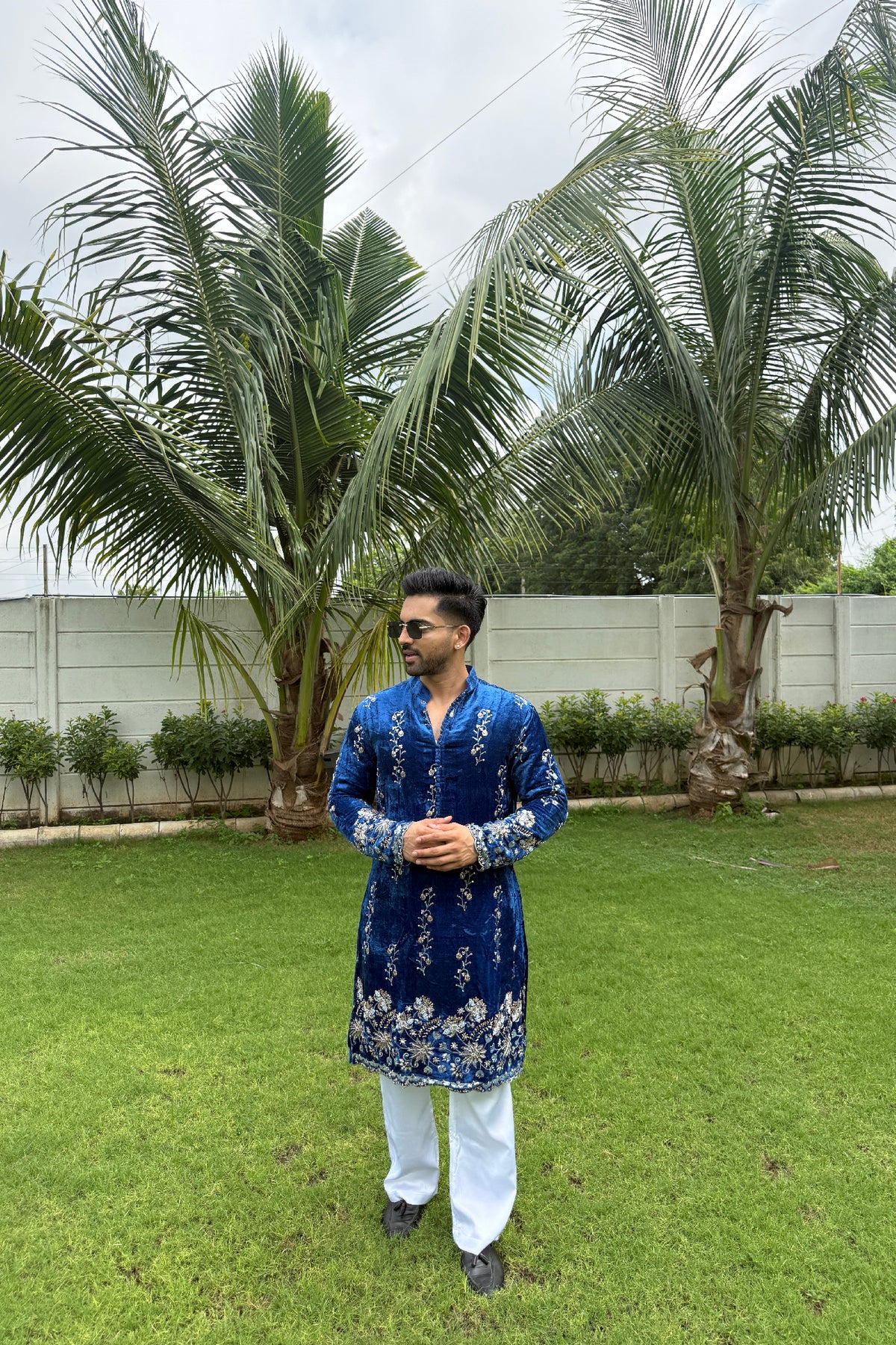 Neel Velvet Nawab Kurta