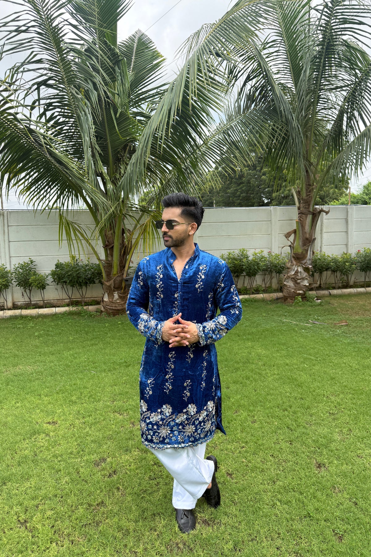 Neel Velvet Nawab Kurta
