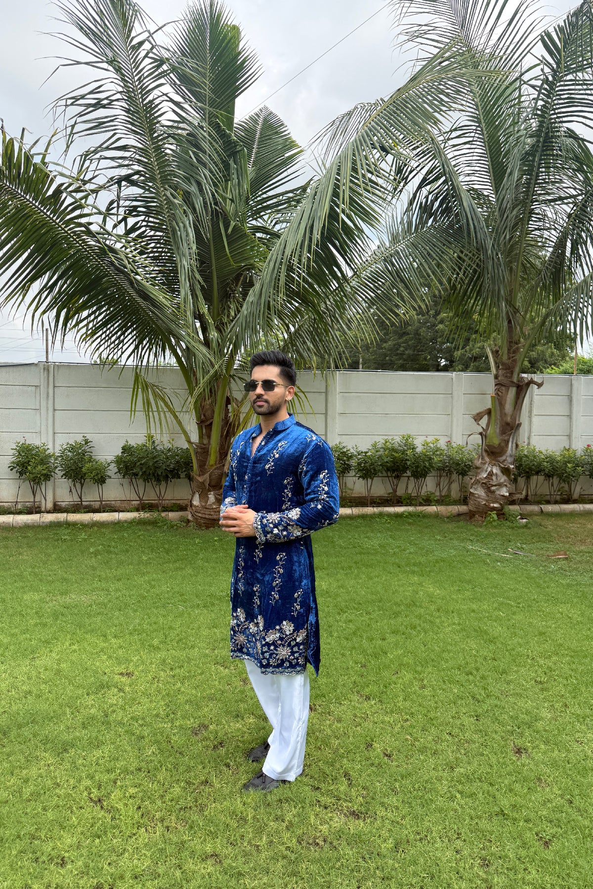 Neel Velvet Nawab Kurta