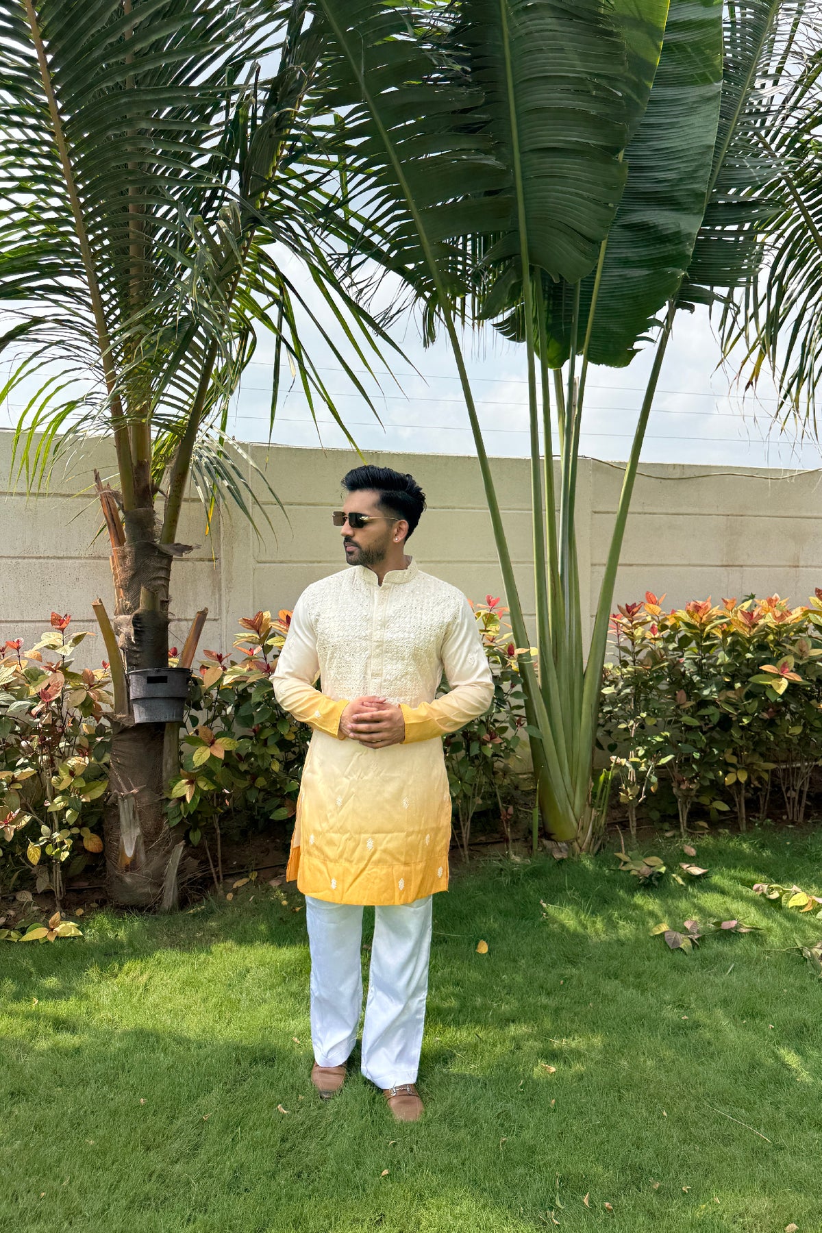 Ivory Se Sunehra Kurta