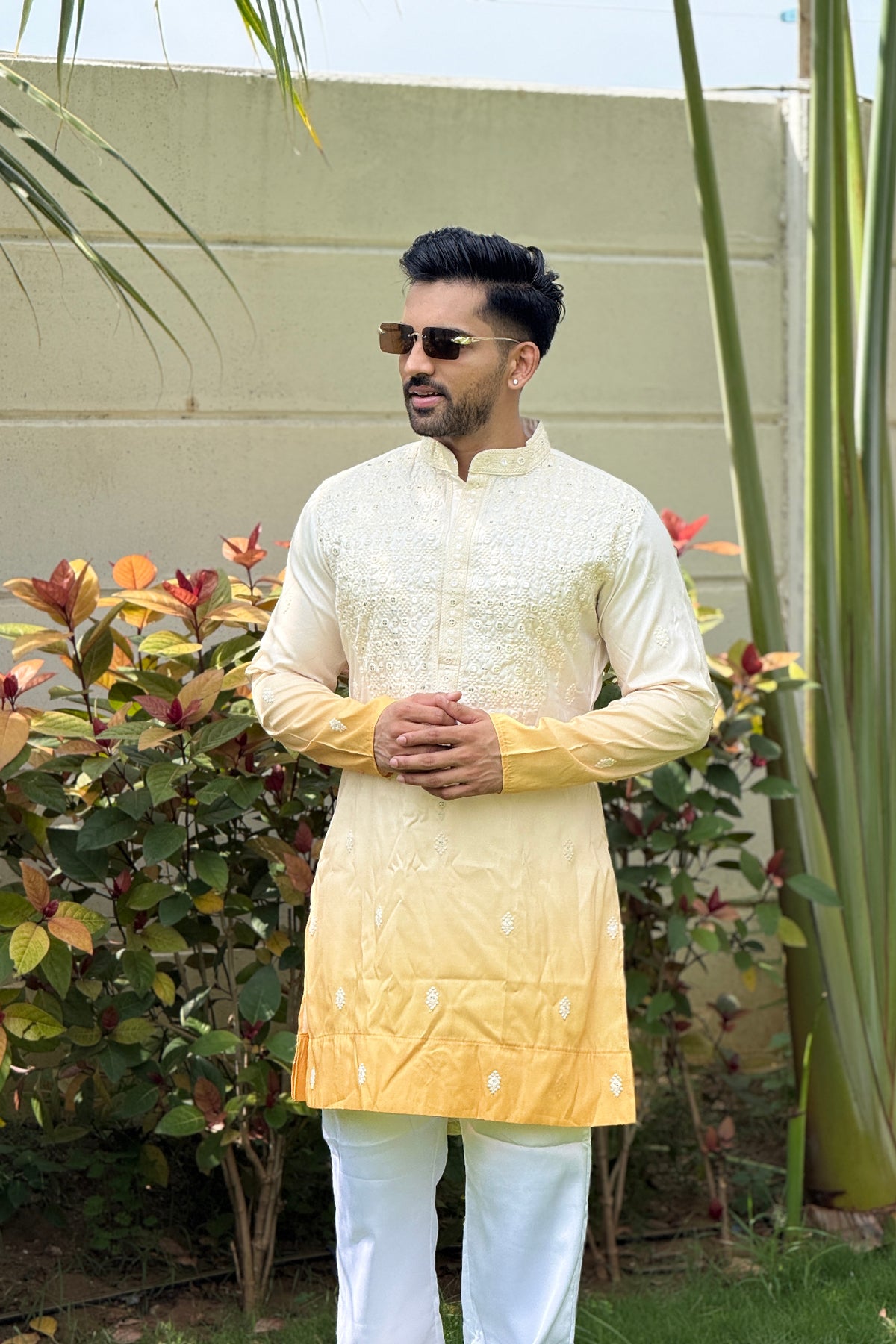 Ivory Se Sunehra Kurta