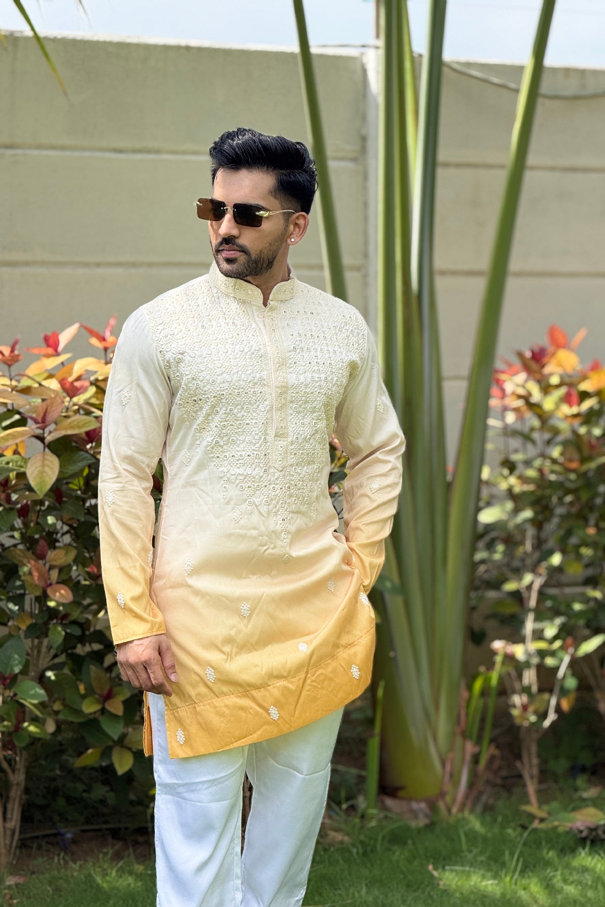 Ivory Se Sunehra Kurta