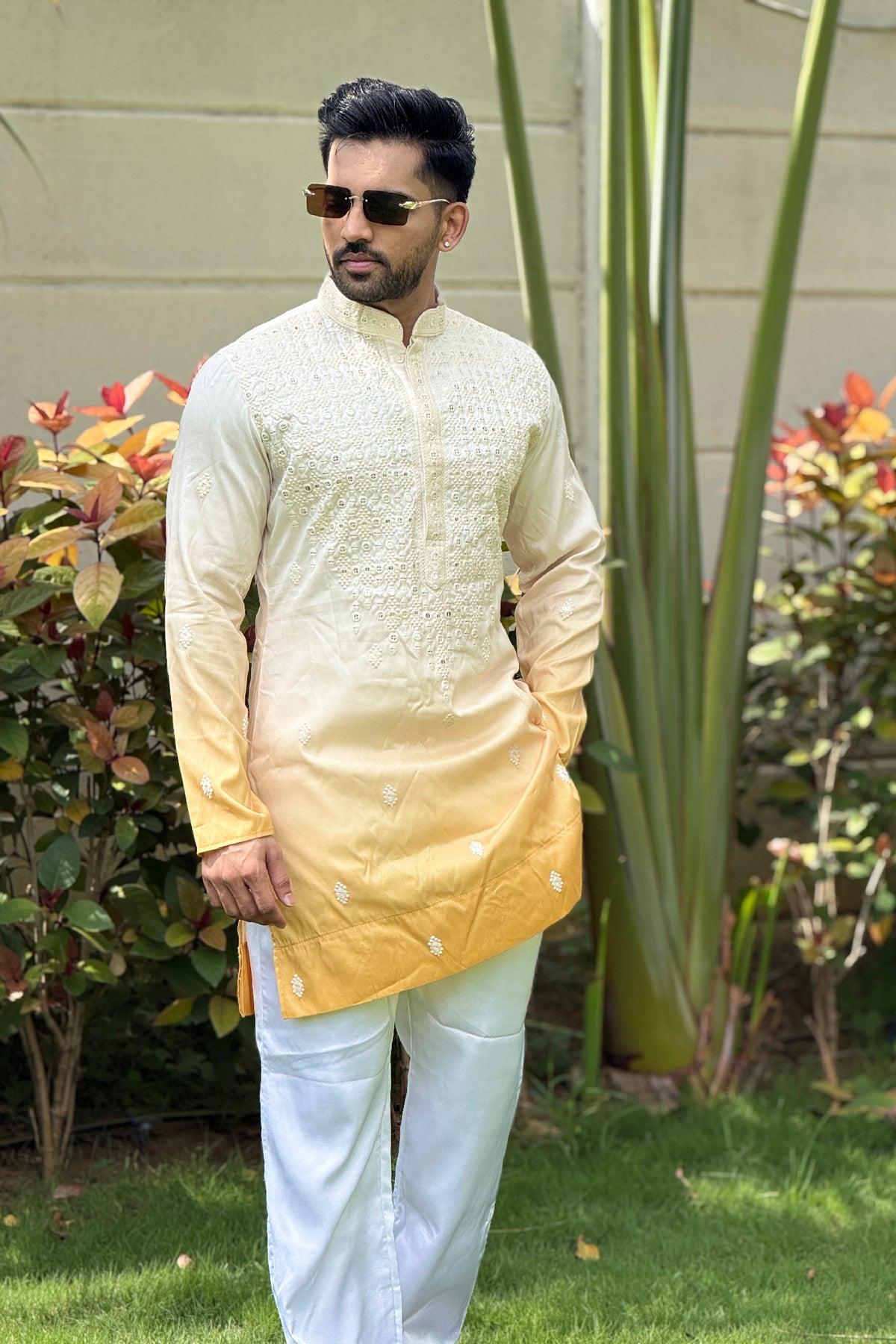 Ivory Se Sunehra Kurta