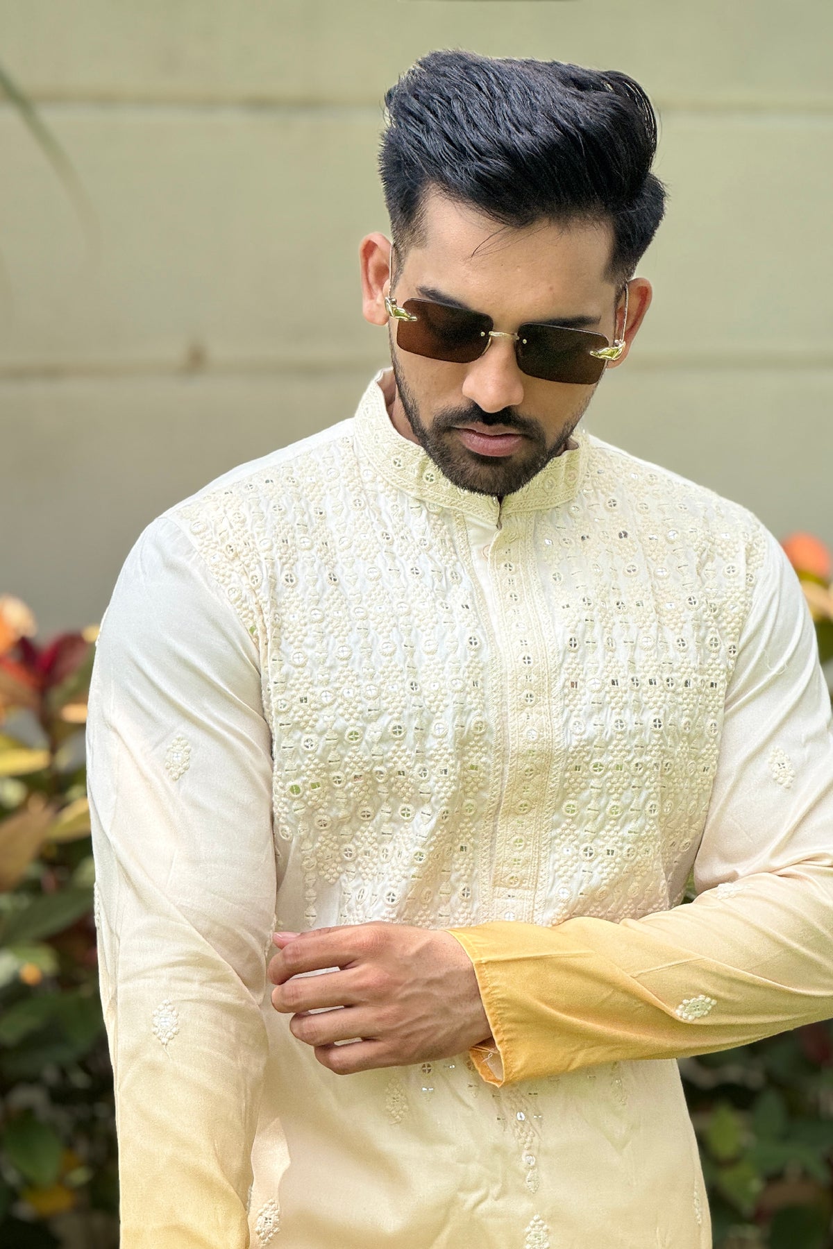 Ivory Se Sunehra Kurta