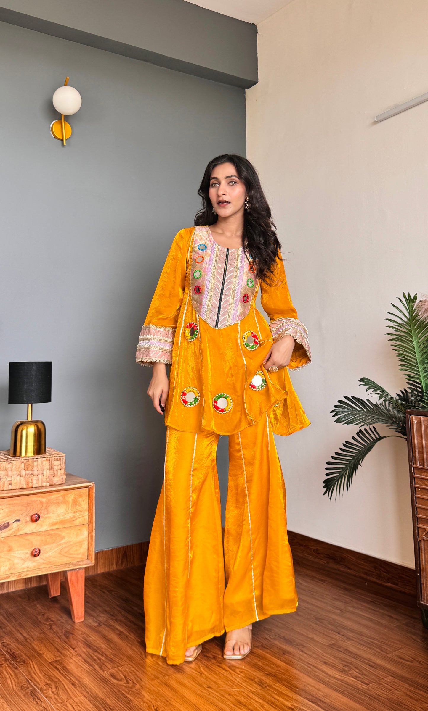 Saffron Mirror Cordset
