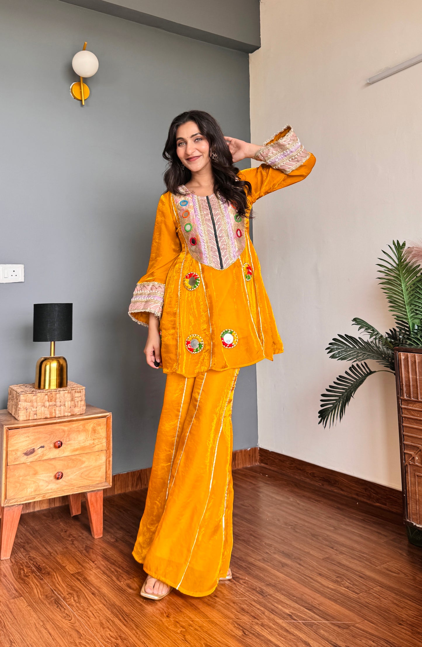 Saffron Mirror Cordset