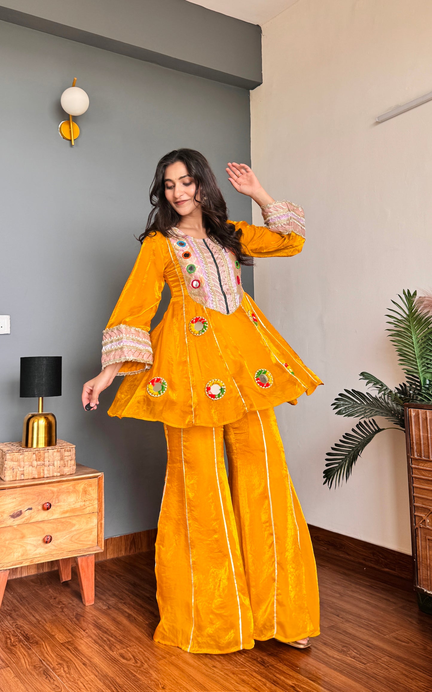 Saffron Mirror Cordset