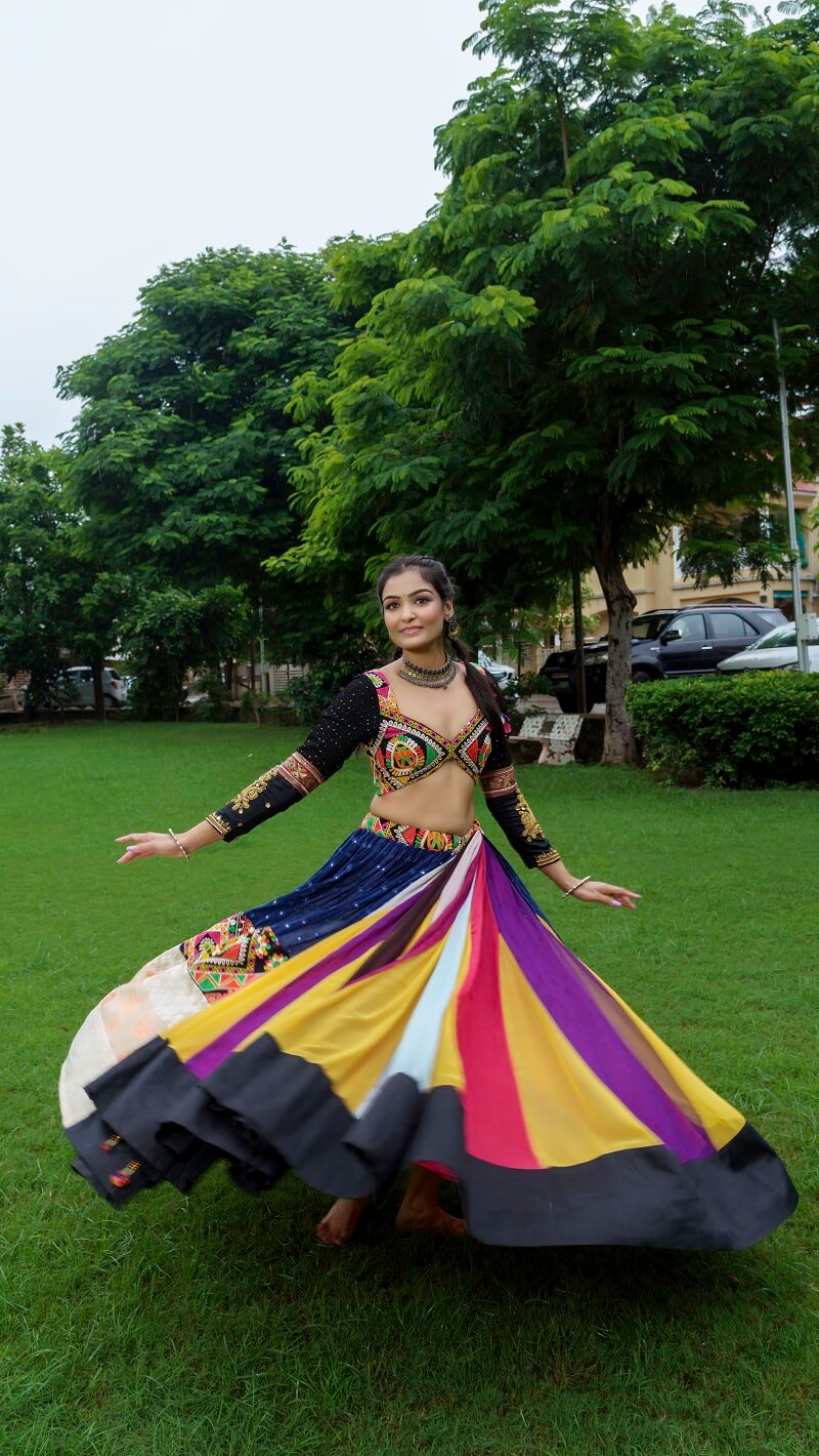 Stylish Saree for Girls and Young Age Women With Stitched Blouse (Red,  Yellow and White) - Lotus Lehenga Choli